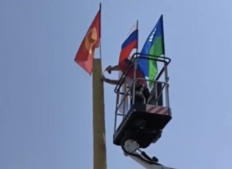 ​В Сургуте появился еще один стяг с ликом Спаса Нерукотворного