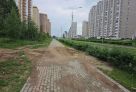 ​В Сургуте тротуар на улице Крылова до сих пор не восстановили после зимнего ремонта