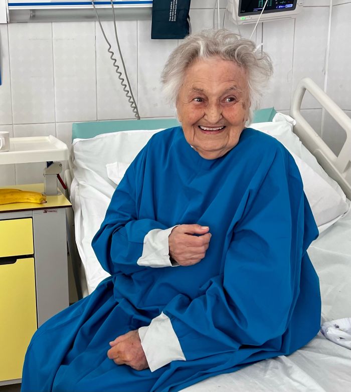 ​92-летняя югорчанка встретила день рождения в кардиоцентре Сургута после перенесенного инфаркта