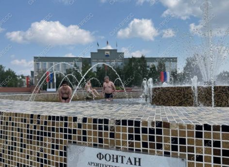 В Сургуте обнаружен архитектурный объект, в котором запрещено... купаться // ФОТОФАКТ