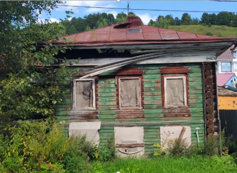 ​Власти Югры ищут инвестора для восстановления старинного дома в Ханты-Мансийске