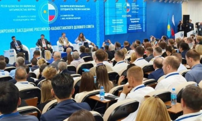 ​Тюменская делегация принимает участие в форуме России и Казахстана в Омске