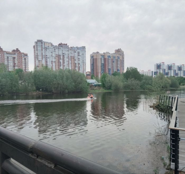 Сургутские спасатели вытащили из Саймы тонушего ребенка