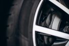 ​В Нижневартовске Lexus протаранил машину на светофоре