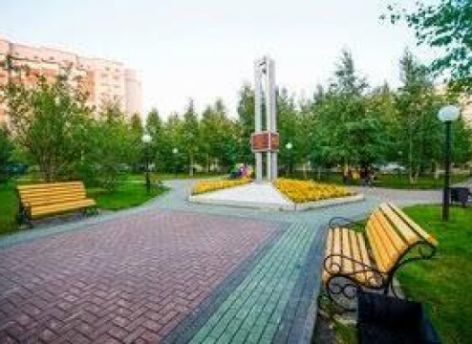 В Сургуте подростки избили мужчину в сквере после просьбы не кидать петарды
