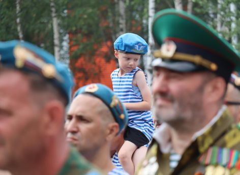 Как прошел митинг в честь Дня ВДВ в Сургуте // ФОТО