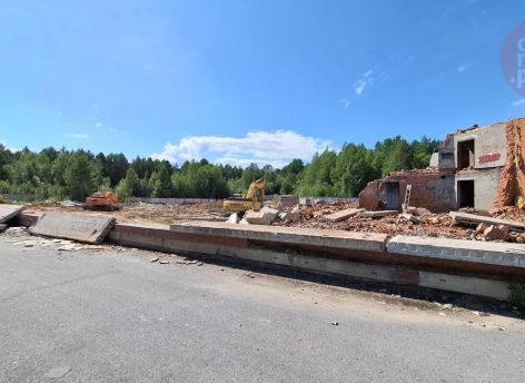 ​«Эконадзор»: недостроенный морг в Сургуте сносят бесплатно, а кирпич с объекта продают через объявления