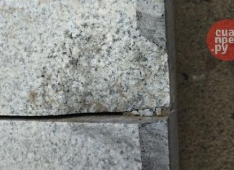 ​Мэрия Сургута: бордюры на проезде Мунарева повредили после приемки, подрядчик чинить их не будет