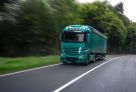 В России грузовики и автобусы можно будет водить без одной руки или ноги