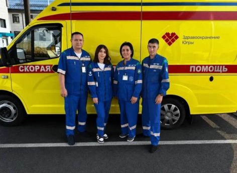 ​В Сургуте трехлетняя девочка выпала из окна – скорая приехала за четыре минуты