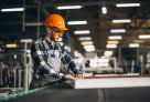 Работодателям в Югре по-прежнему не хватает рабочих, продажников и строителей