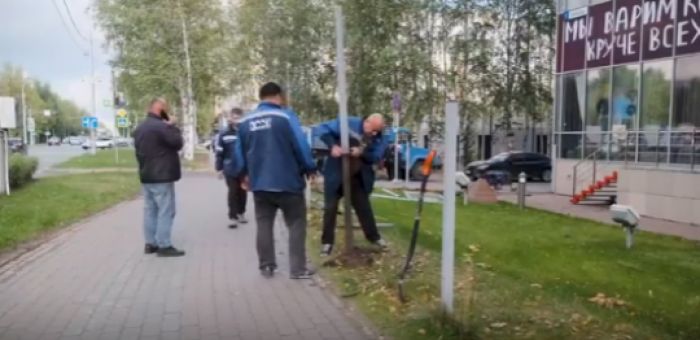 Забор СИА-ПРЕСС ЦЕНТРа переедет к школе №9 и станет ограждением спортплощадки