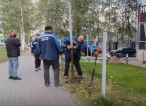 Забор СИА-ПРЕСС ЦЕНТРа переедет к школе №9 и станет ограждением спортплощадки