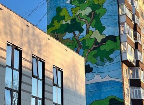 ​Коллекционер из Казани сравнил сургутские цветные панельки с картинами современного художника