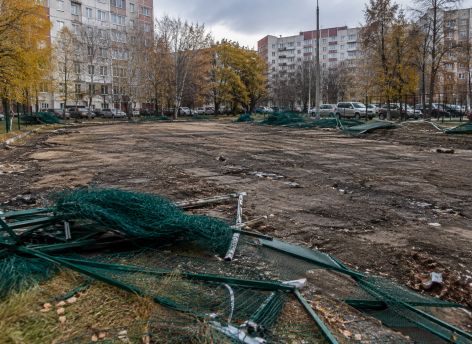 Почему в Сургуте на самом деле снесли футбольное поле во дворе на Мира – Лермонтова ‒ и что будет вместо него