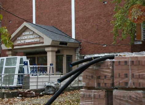 В Сургуте снова перенесли открытие колледжа Знаменского