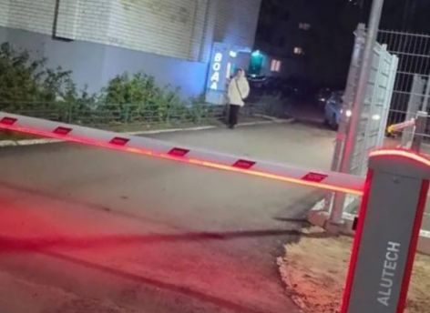 В Сургуте разгорелся спор из-за шлагбаума на улице Энтузиастов