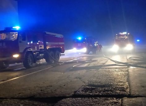 ​Сургутские пожарные потушили три возгорания за сутки